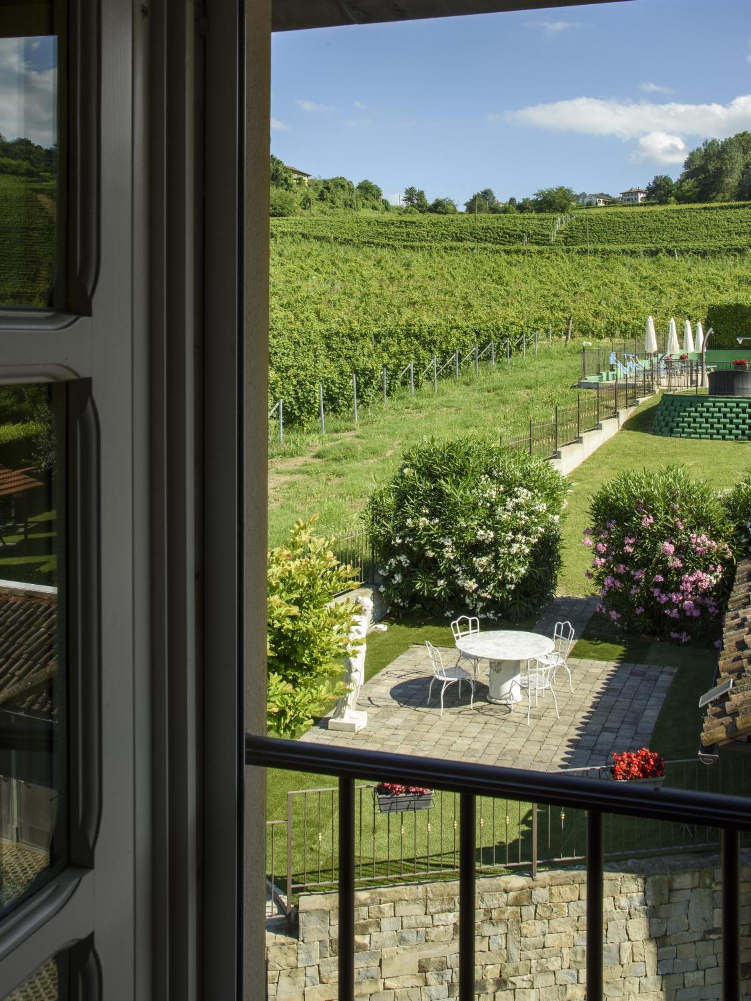 Villa Vigna Dell'acqua Santo Stefano Belbo